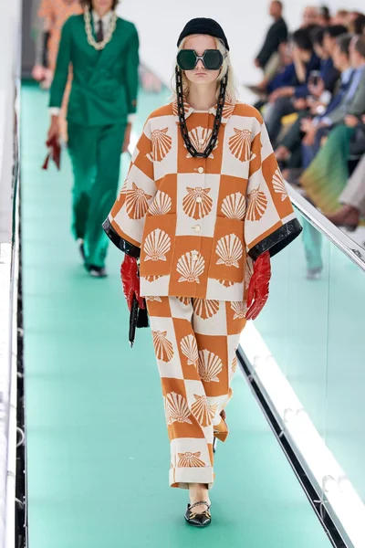 Look 75